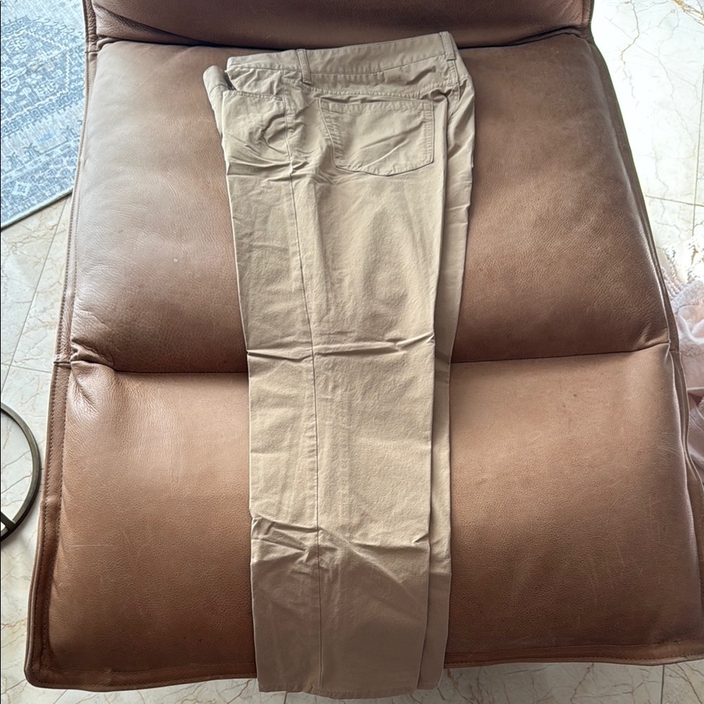 Vineyard Vines Tan Chinos Classic Style